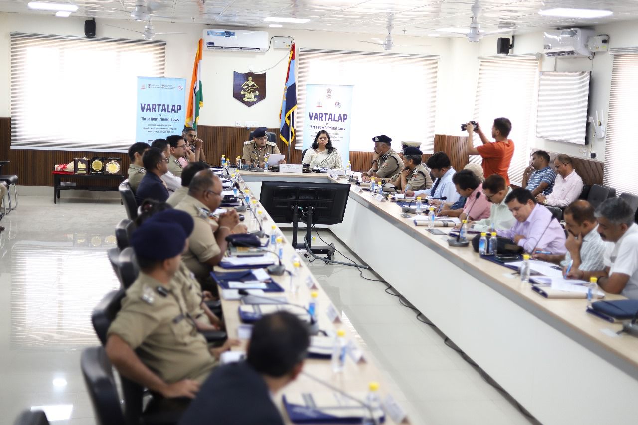 तीन नए कानूनों पर पुलिस मुख्यालय में पीआईबी देहरादून द्वारा वार्तालाप कार्यक्रम आयोजित किया गया
