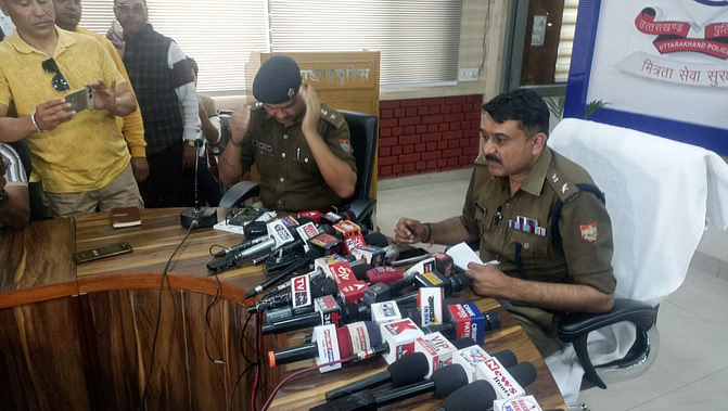 UKSSSC परीक्षा; एसएसपी बोले-पेपर सिर्फ कुछ लोगों के बीच ही पहुंचा…तीन लोगों की भूमिका आई सामने