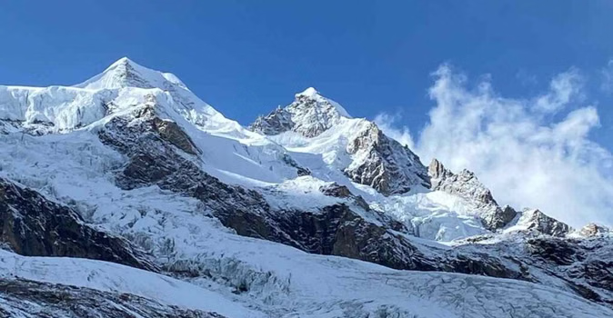 उत्तराखंड में पर्वतारोहण अभियान के लिए खोली गईं 83 चोटियां, नहीं लेगा शुल्क