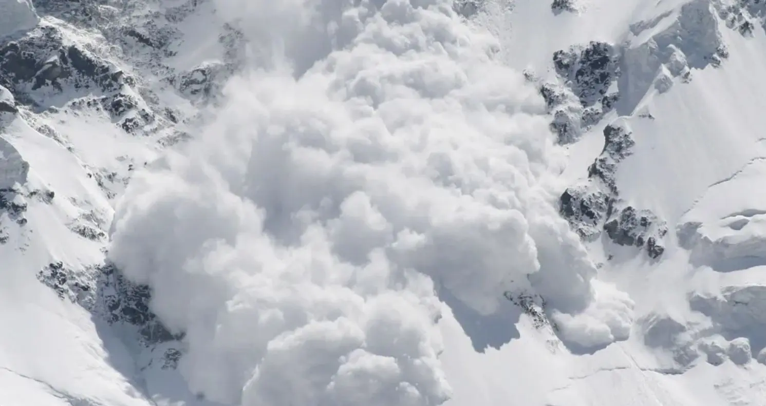 हिमस्खलन को लेकर चेतावनी, इन तीन जिलों को खतरा, ऊंचाई वाले इलाकों में जाने से बचने की सलाह