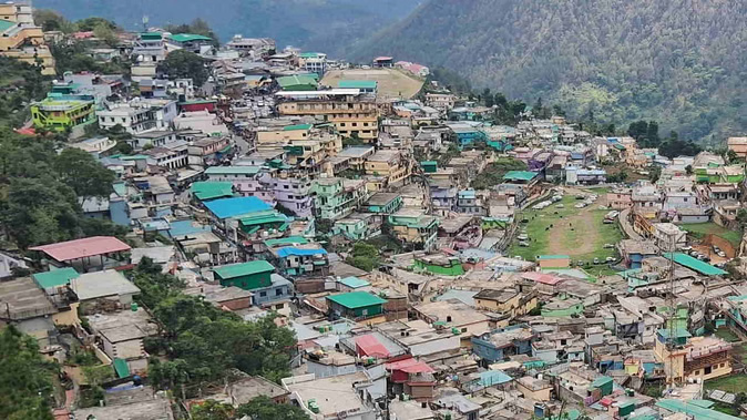 पर्वतीय शहरों की धारण क्षमता, बोझ बढ़ता जा रहा, योजना फाइलों में रही, सरकार के पास नहीं जवाब
