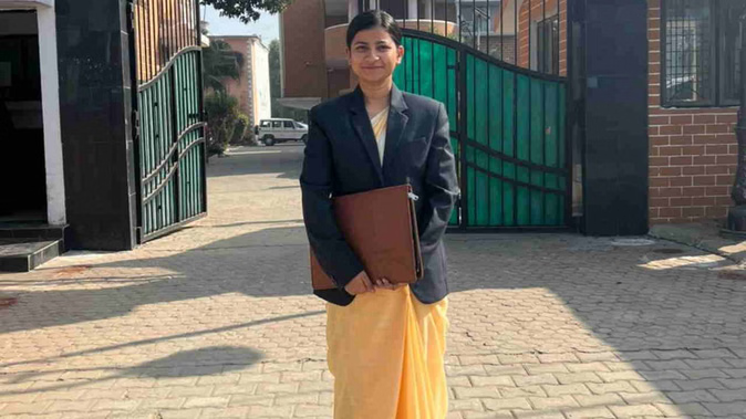 पीसीएस परीक्षा पास कर एसडीएम बनीं काजल सैनी, बोलीं मम्मी-पापा ने शादी नहीं पढ़ाई को दी प्राथमिकता