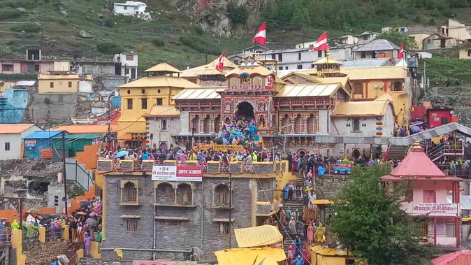 इस बार तीन लाख अधिक श्रद्धालु पहुंचे, 44 दिन की यात्रा में 29.85 लाख तीर्थयात्री कर चुके दर्शन
