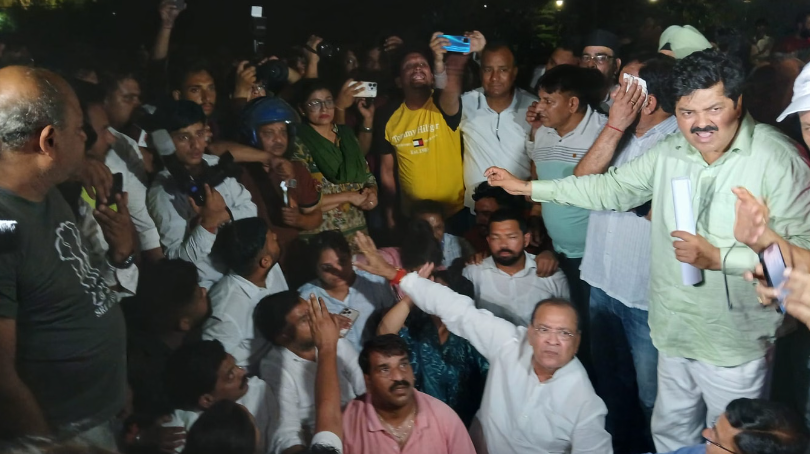 राहुल गांधी का कार्यक्रम: देर रात परेड मैदान पहुंचे कांग्रेसी, पुलिस ने रोका, हुई धक्का मुक्की
