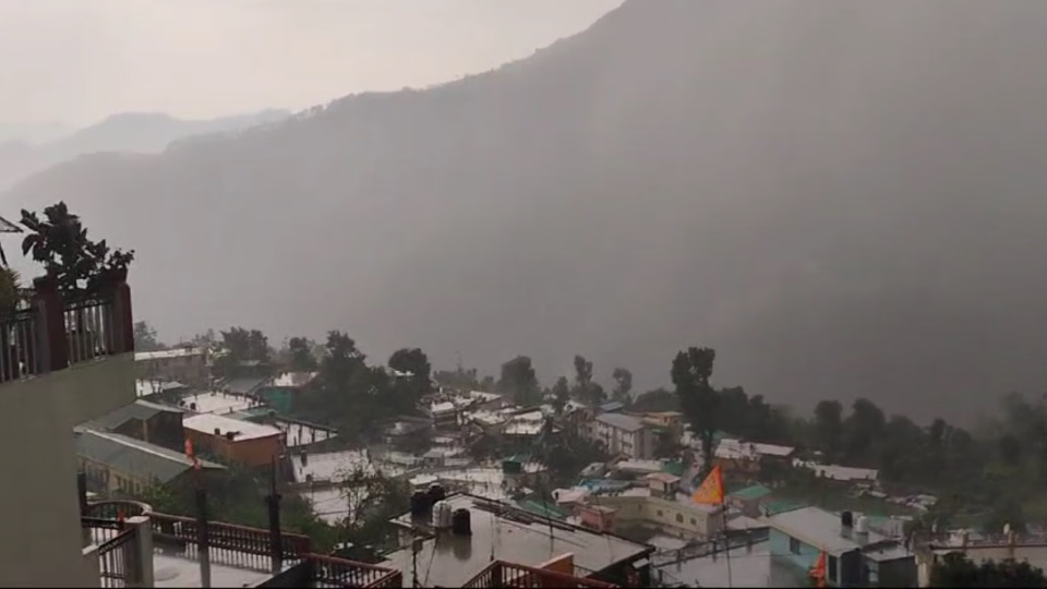 उत्तराखंड मौसम अपडेट: आज दून समेत सात जिलों में बारिश के आसार, ऊंचाई वाले इलाकों में बर्फबारी